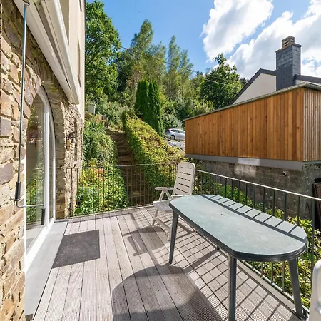 Forest Retreat In Appartement